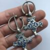 rare paire de vieux berbère argentée fibules de pied petit chacal, assortis, bonne forme,ethnic fibulas,fibula emaillee