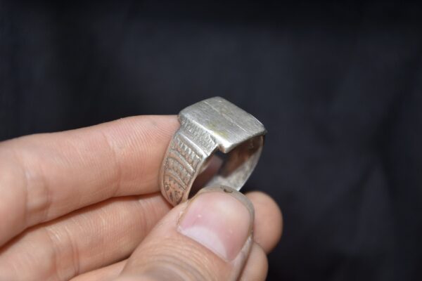 ancienne bague berbère fait a main,touareg ring,old ring,vintage ring,tribal ring,ethnic ring